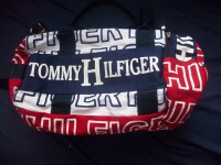 BOLSA TOMMY HILFIGER LARGE DUFFLE BAG RED ESTAMPA MONOGRAM PLAIN